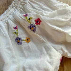 Zara embroidered dress size 11-12. Worn once.